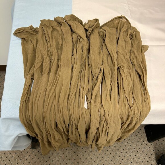 Lot of 15 Pairs of Pantyhose size Q Pre-Owned - Picture 6 of 6
